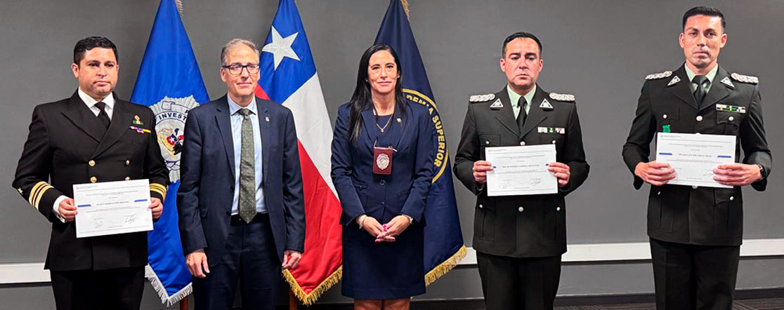 Entrega de títulos del Diplomado en Gestión de la Seguridad y de la Investigación Policial