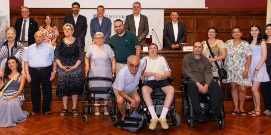 La Fundación DomusVi y el IL3-UB celebran el acto de graduación de los programas de Humanidades y Matemáticas para residentes de los centros.